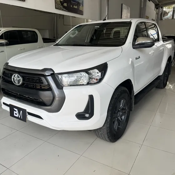Toyota Hilux 2022 2.4 Diésel 4x4