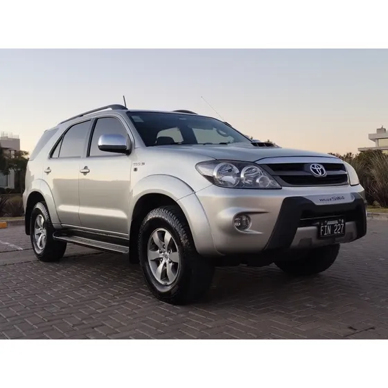 Toyota Hilux Sw4 3.0 Srv At 4x4