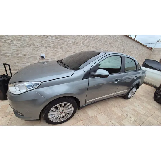 Fiat Grand Siena 1.6 16v Essence Flex Dualogic 4p