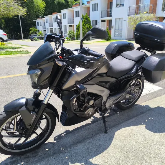 Dominar 400
