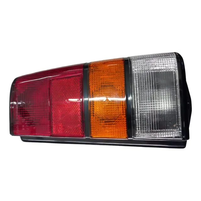 Farol Trasero Derecho Panda