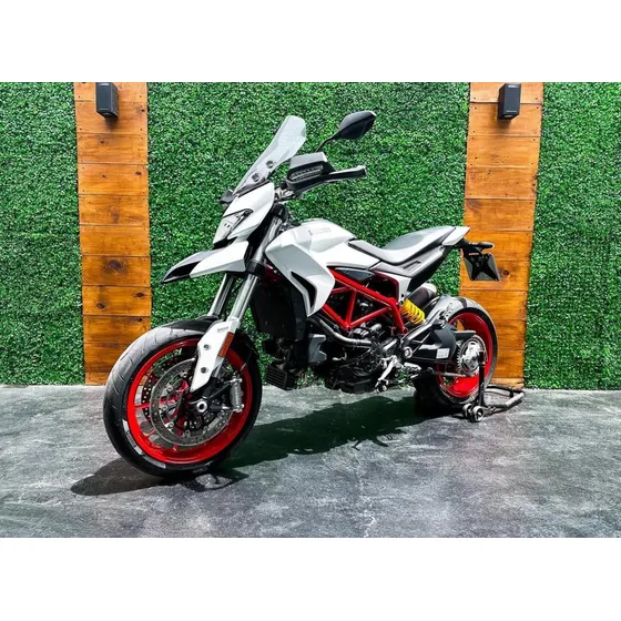 Ducati Hypermotard 939