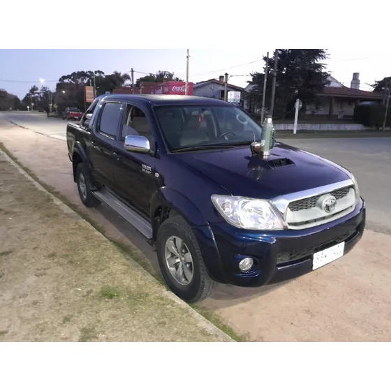 Toyota Hilux 3.0 Tdi Srv Cab Doble 4x2 (2009)