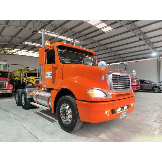 Freightliner Cl 120 2013 Naranja