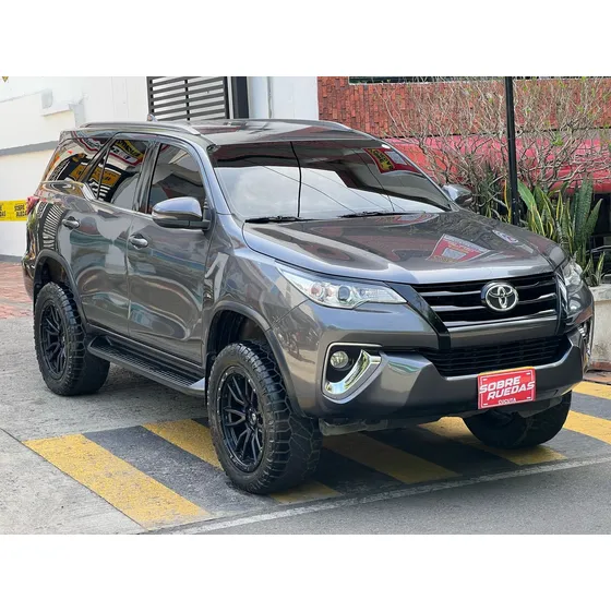 Toyota Fortuner 2.7l Mid