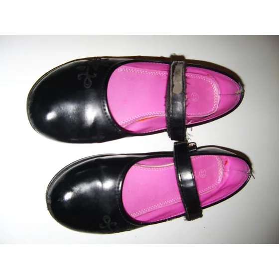 Zapatos De Goma Para Niño O Niña Talla 35 Usados
