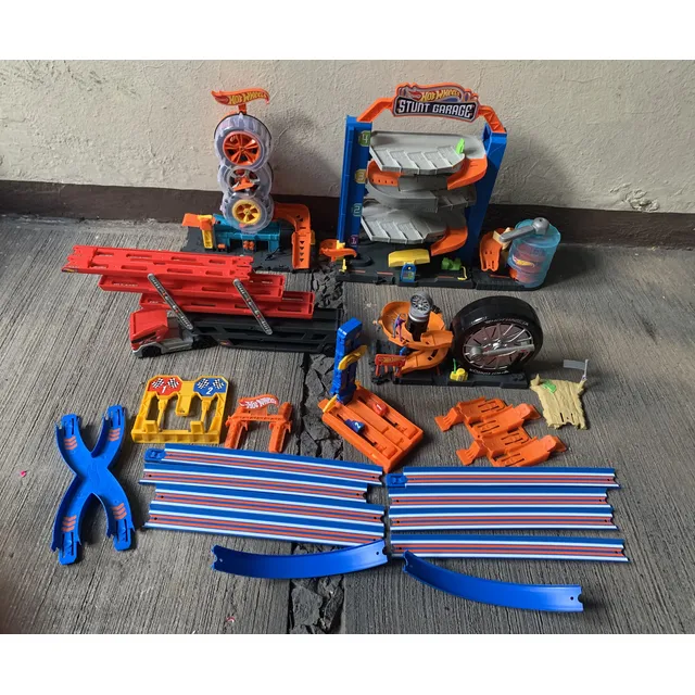 Hot Wheels Lote De 5 Play Sets Mega Remolque Stunt Garage