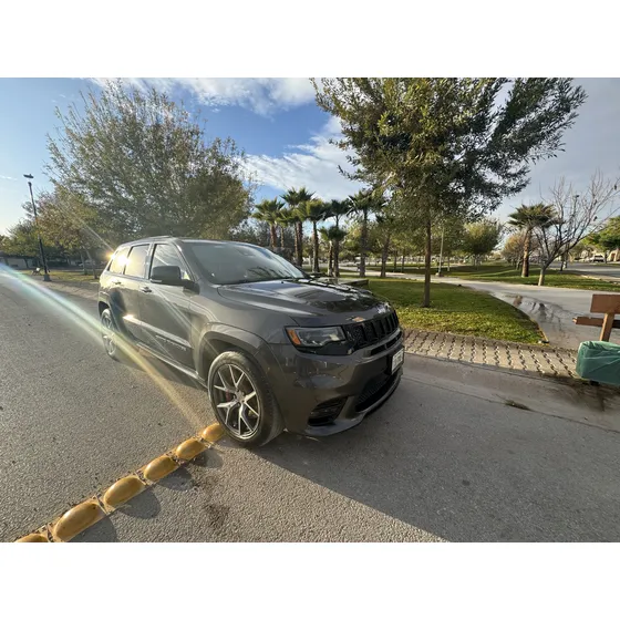 Jeep Grand Cherokee 6.4 Srt-8 At