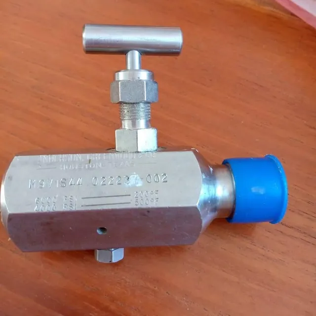 Valvula De  Aguja 1/2 Npt Macho X 1/2  Npt Hembra