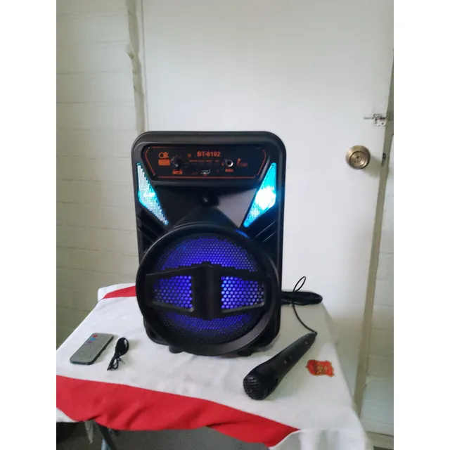 Bonito Parlante Y Radio Fm, Con Bluetooth