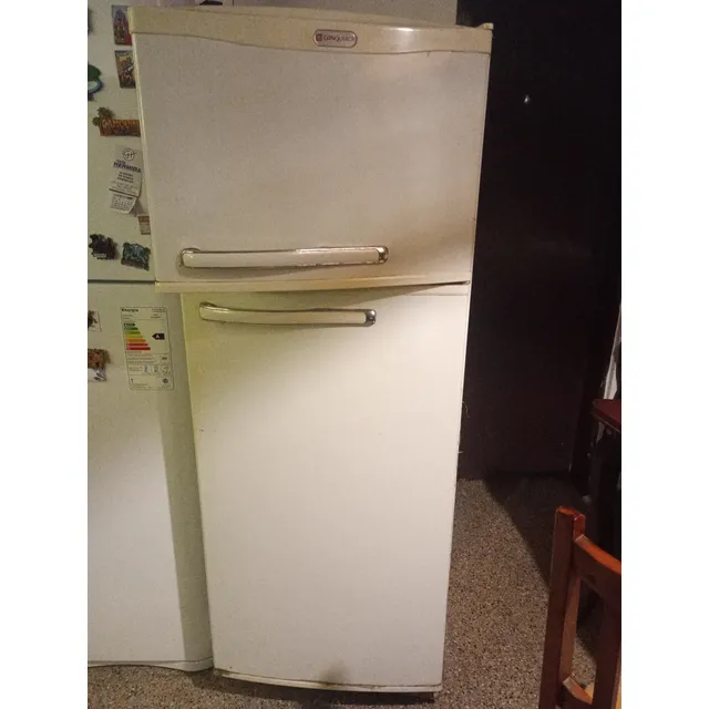 Heladera Con Freezer Marca Conqueror