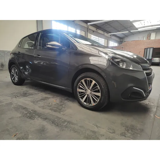 Peugeot 208 1.6 Feline