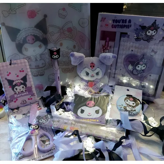 Hello Kitty & Kuromi Hermoso Set Day Office