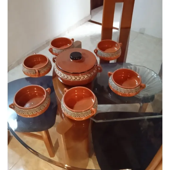 Juego De Sopera De Barro Con 6 Escudillas