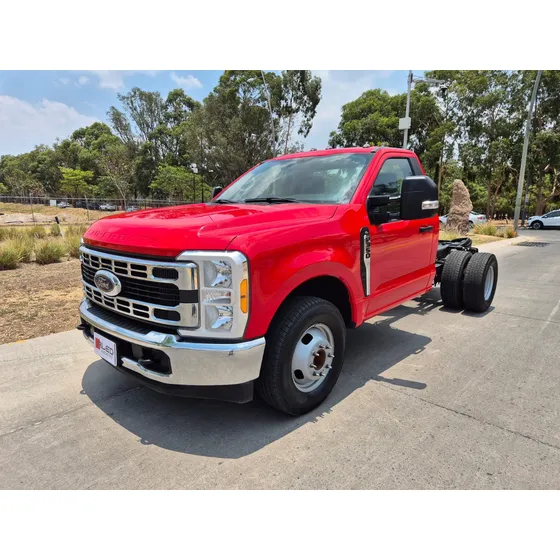 Ford F-350 6.2 Xl Plus Ac At