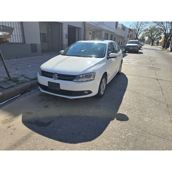Volkswagen Vento 2.0 Luxury I 140cv