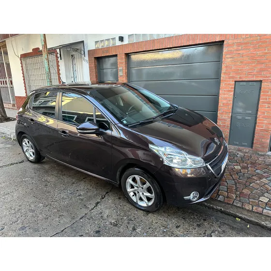 Peugeot 208 1.5 Allure Touchscreen