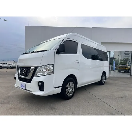 Nissan Urvan 2022 2.5 Nv350 12 Pas Aa Mt