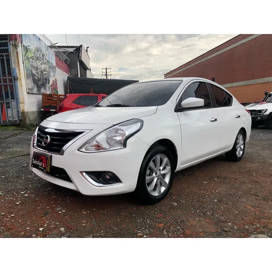 Nissan Versa 1.6 Advance