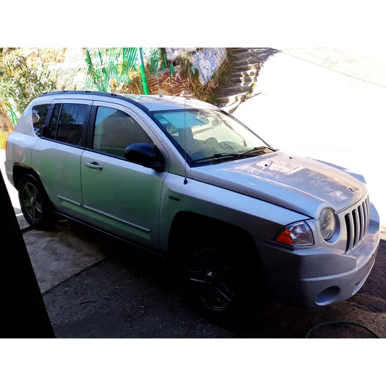 Jeep Compass Base 5vel 4x2 Mt