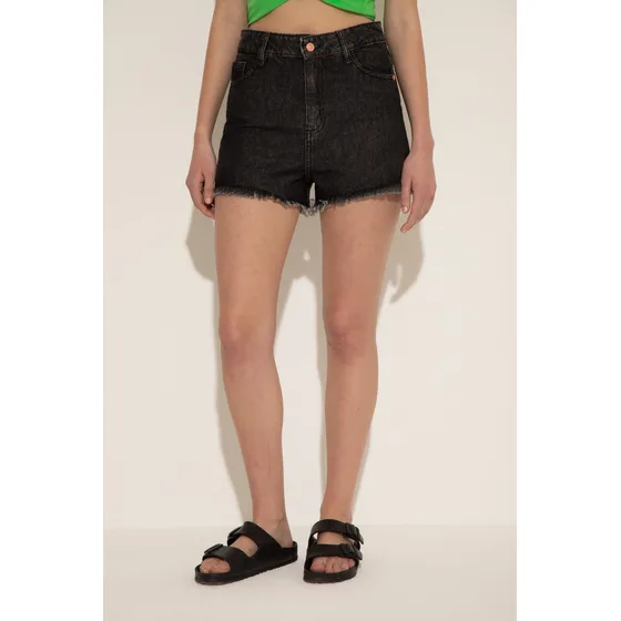 Short Denim Con Roturas Y Ruedo Al Corte Mujer System