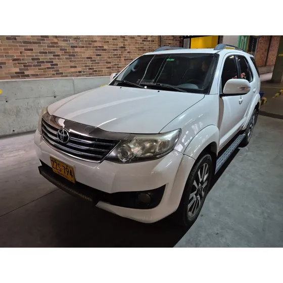 Toyota Fortuner 2.5 Sr5
