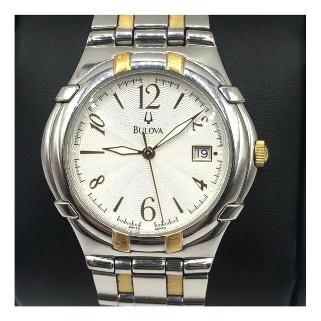 Reloj Bulova Correa De Metal En 2 Tonos 32mm 