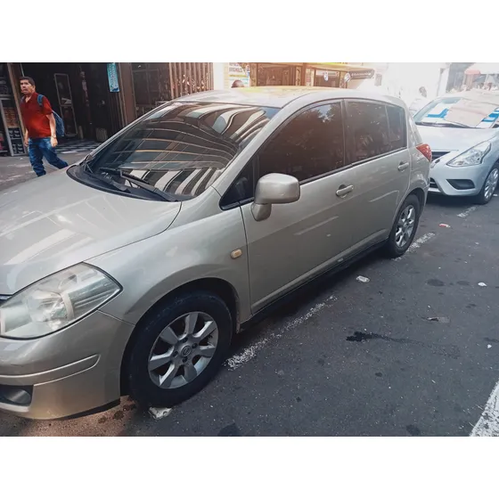 Nissan Tiida Hb 1.8 Premium