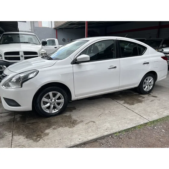 Nissan Versa 1.6 Sense Mt