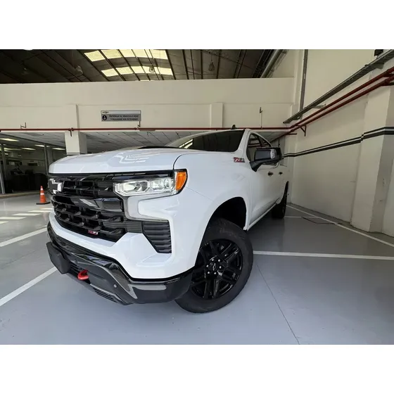 Chevrolet Silverado 5.3 V8 High Country