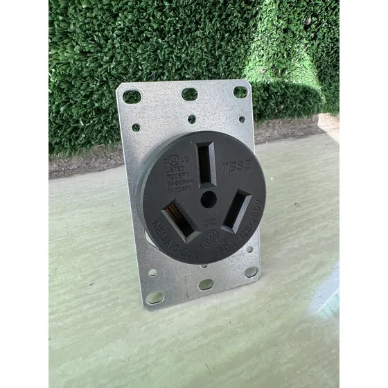 Toma Corriente Trifasico 50amp 220v
