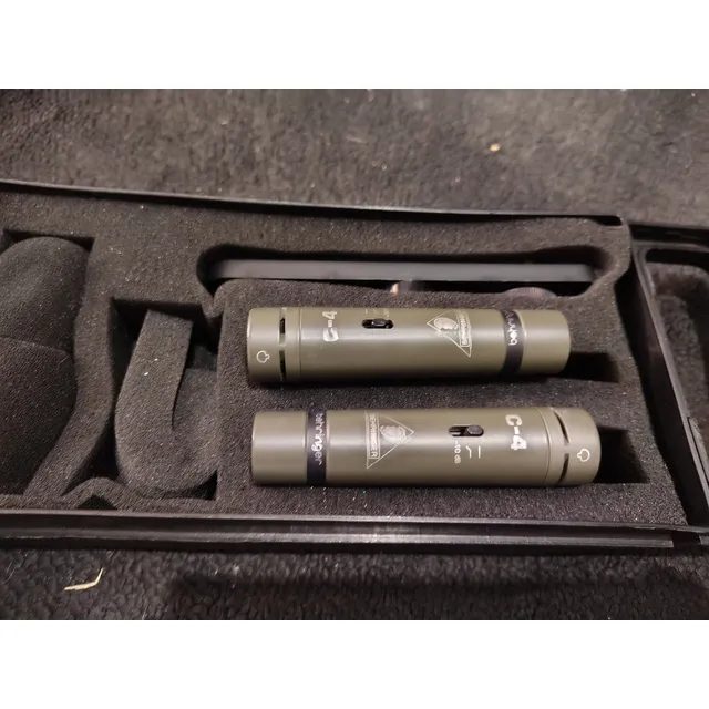 Behringer C4 Azul Petróleo