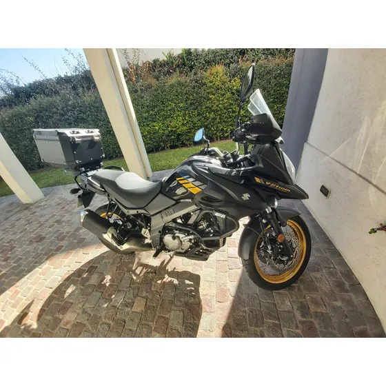 Suzuki V-strom 650 Xt Igual A Nueva + Accesorios Importados