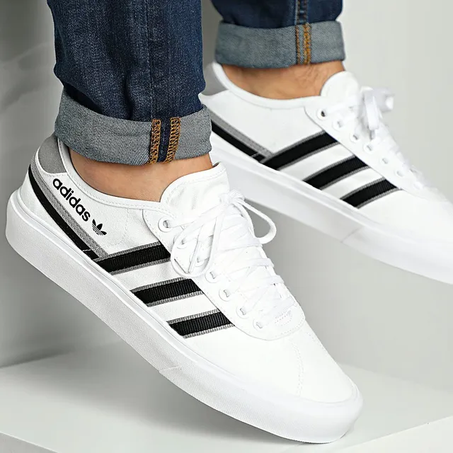 Zapato adidas Delpala Solo Talla 42 Originales
