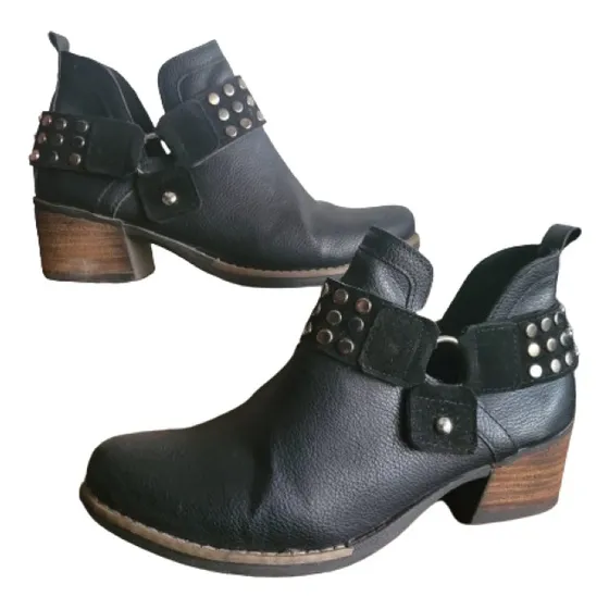 Botas Cortas Dama Cuero Ecológico Negro Talle 40