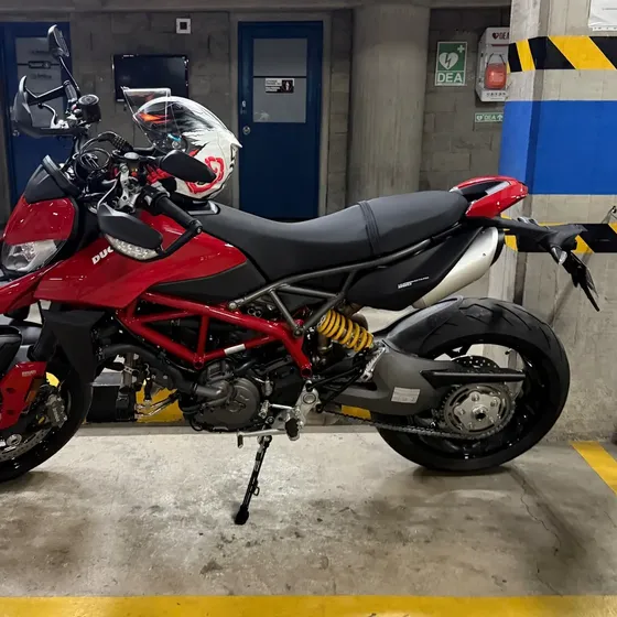 Hypermotoard 950 Como Nueva Solo 1500 Km!