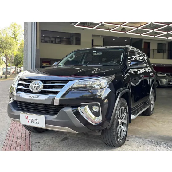 Toyota Hilux Sw4 2.8 Srx 4x4 7 Lugares 16v Turbo Intercooler Diesel 4p Automático