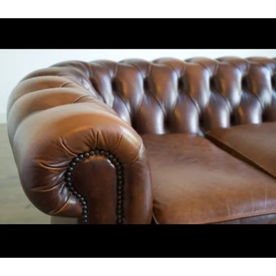 Sofa Chester Field Capitoneado