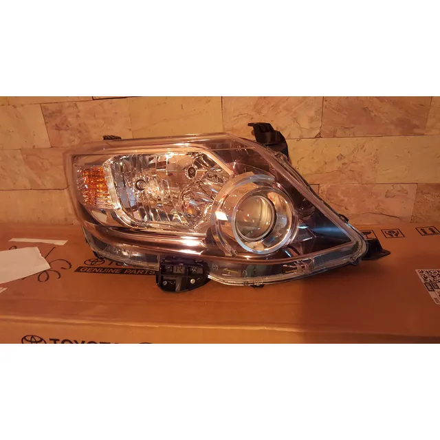 Faro De Toyota Fortuner Original Derecho