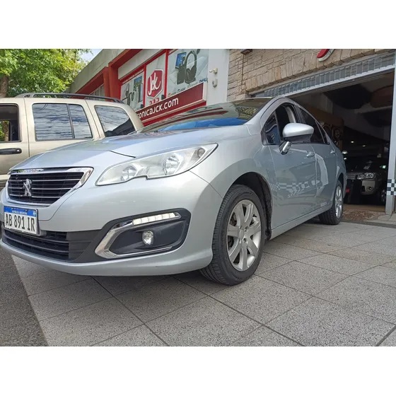 Peugeot 408 2.0 Allure 143cv