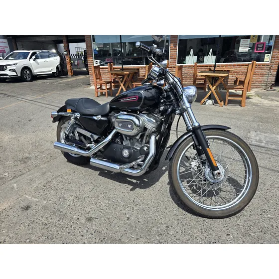 Harley Davidson Sportster 883 Custom