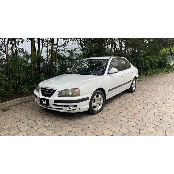 Hyundai Elantra 2.0 Gls Xd 5 P