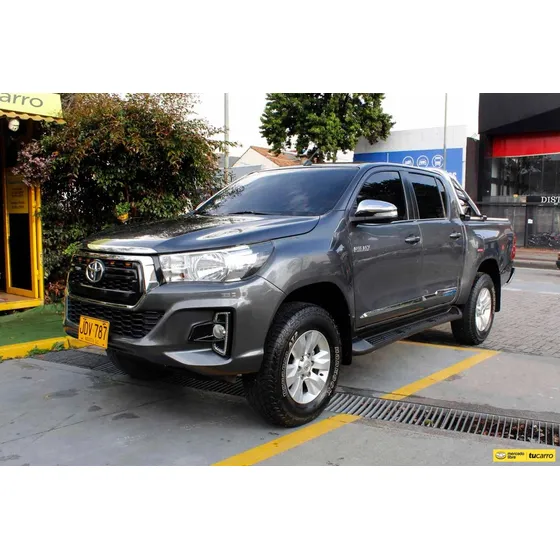 Toyota Hilux 2.8 Srv Doble Cabina Mt 4x4