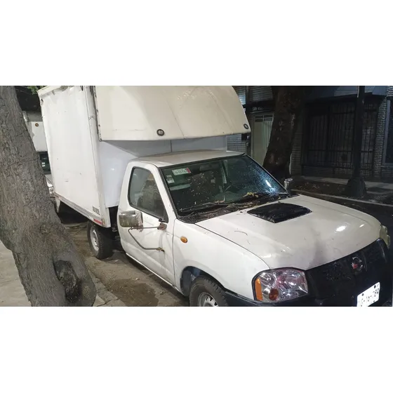 Nissan Np300 2.4 Chasis Dh Mt