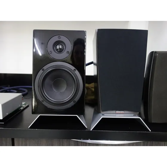 Cornetas Pro-ject Modelo Box 5, Nuevas, Color Negro Piano