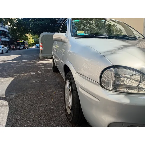 Chevrolet Corsa 1.6 Gl Aa Dh