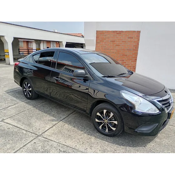 Nissan Versa 1.6 Drive