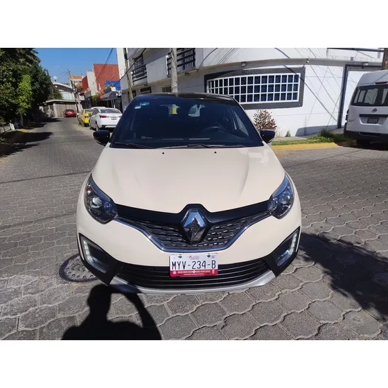 Renault Captur 2.0 Iconic At