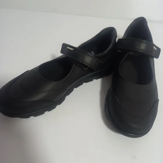 Zapatos Colegiales Españoles Negros  39 Cierre Magico