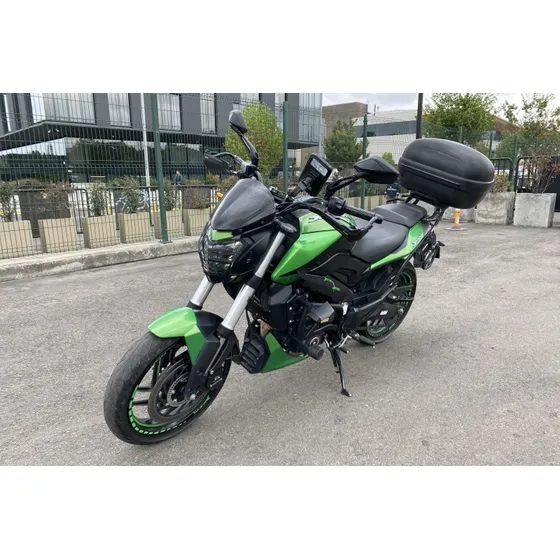 Dominar 400 Bajaj Motocicleta Alto Cilindraje